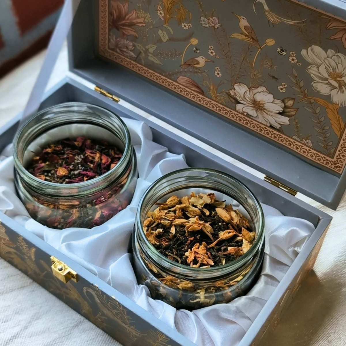 Dessoi Reserve Collection | 2 × 100g Artisanal Teas, Brass Tea Spoon & Wooden Keepsake Box
